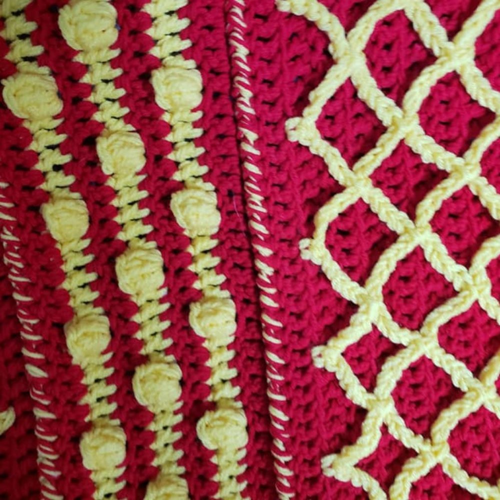 🔥Fireside Fisherman Style Afghan w/Fringe Hand Crocheted In Red & Yellow - Picture 3 of 3